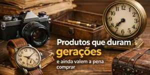 Câmera vintage, relógios antigos e caixas de madeira ao lado de livros clássicos.